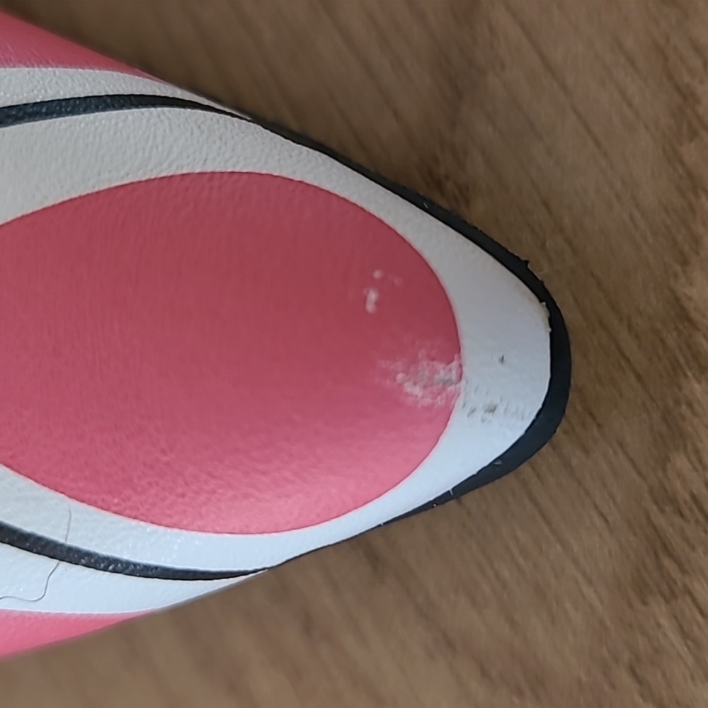 Shoes - Picture 5 of 6